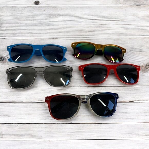 Sunglasses Lot of Five Assorted Pairs Wayfarer Colorful Mirror Lenses Red Blue - Picture 1 of 3